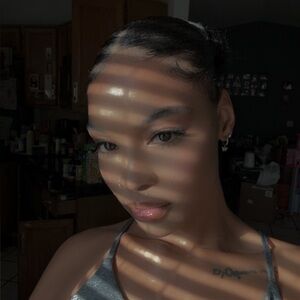 Meet your Posher, Dimon